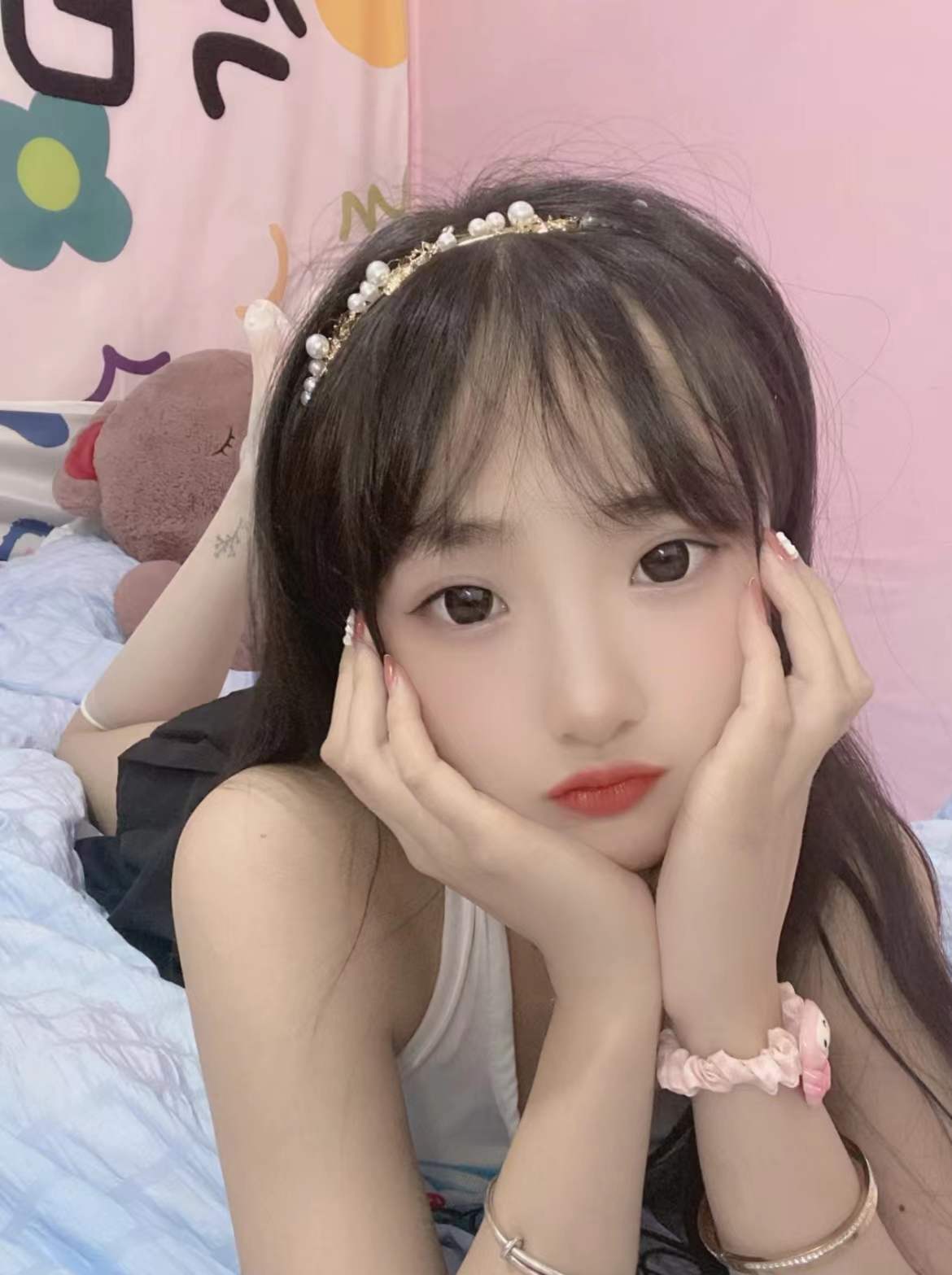 极品粉嫩白虎学生妹