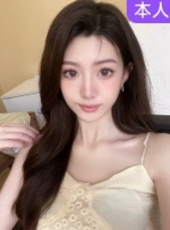 前凸后翘极品小美人