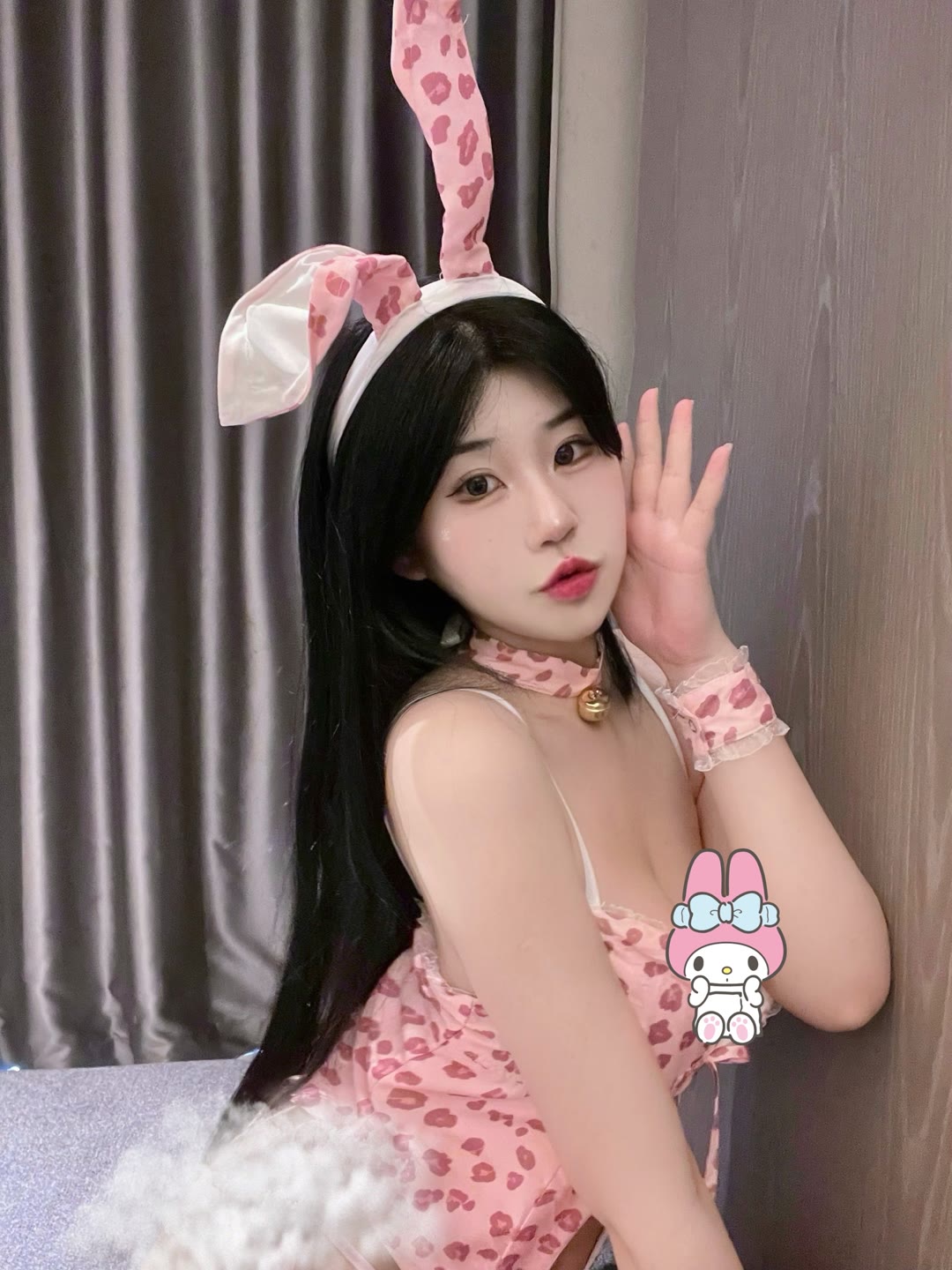 极品粉嫩白虎大胸妹