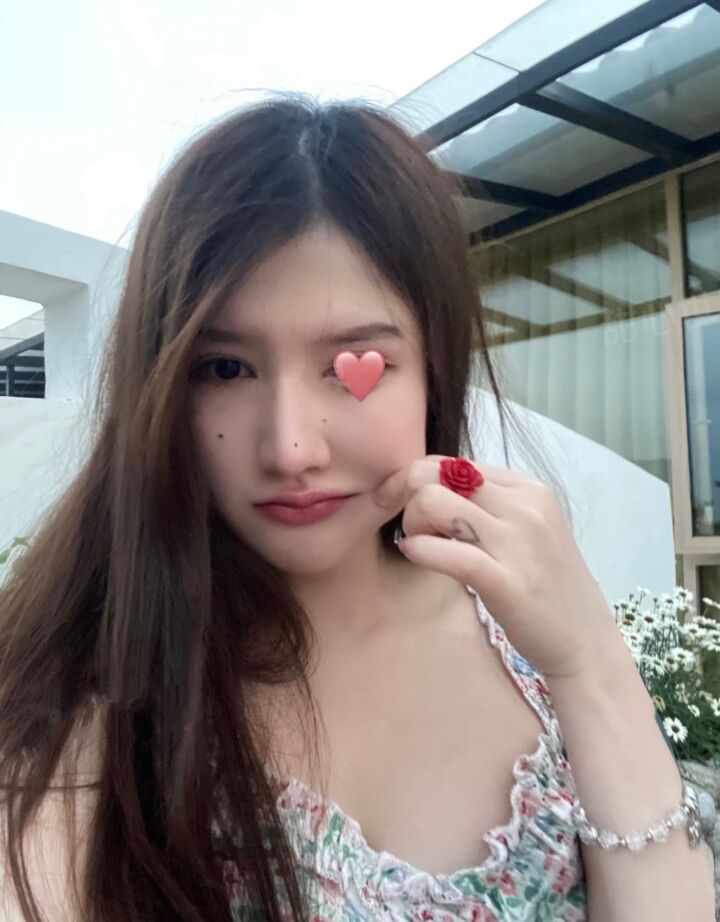 清纯甜美小姐姐