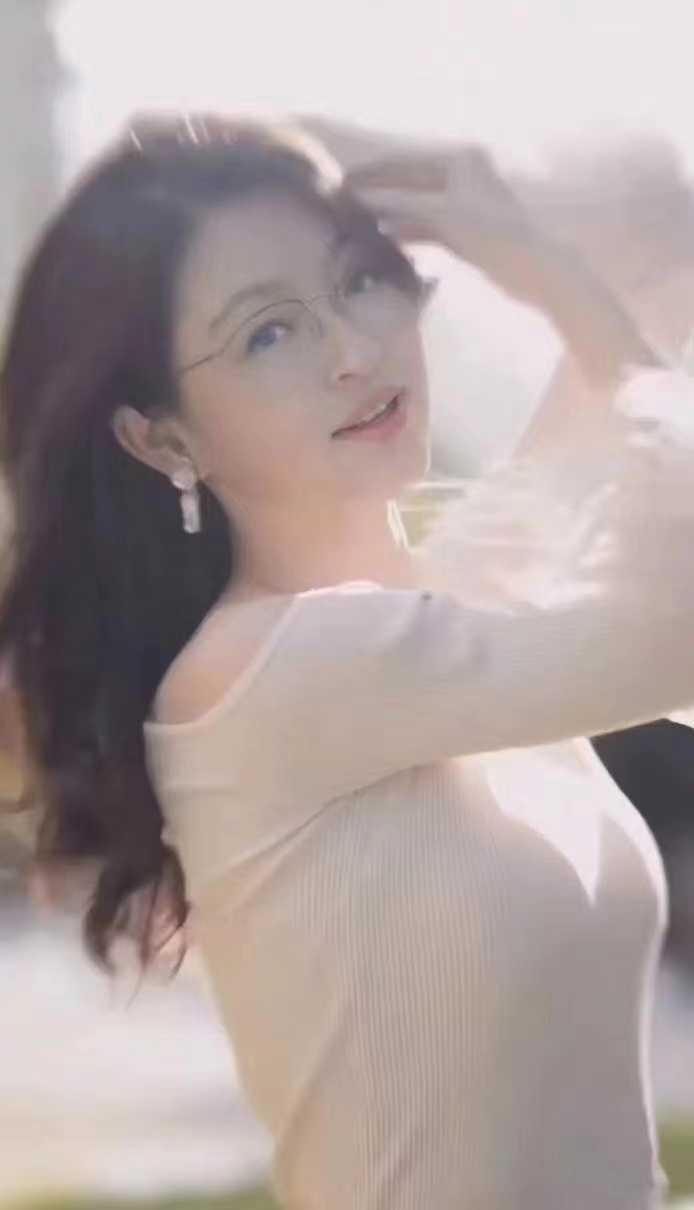 前凸后翘很有韵味的那种