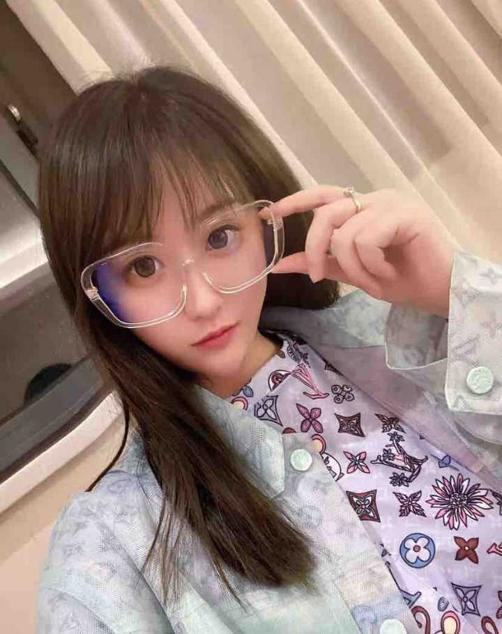 渝中区黑丝美腿姐姐