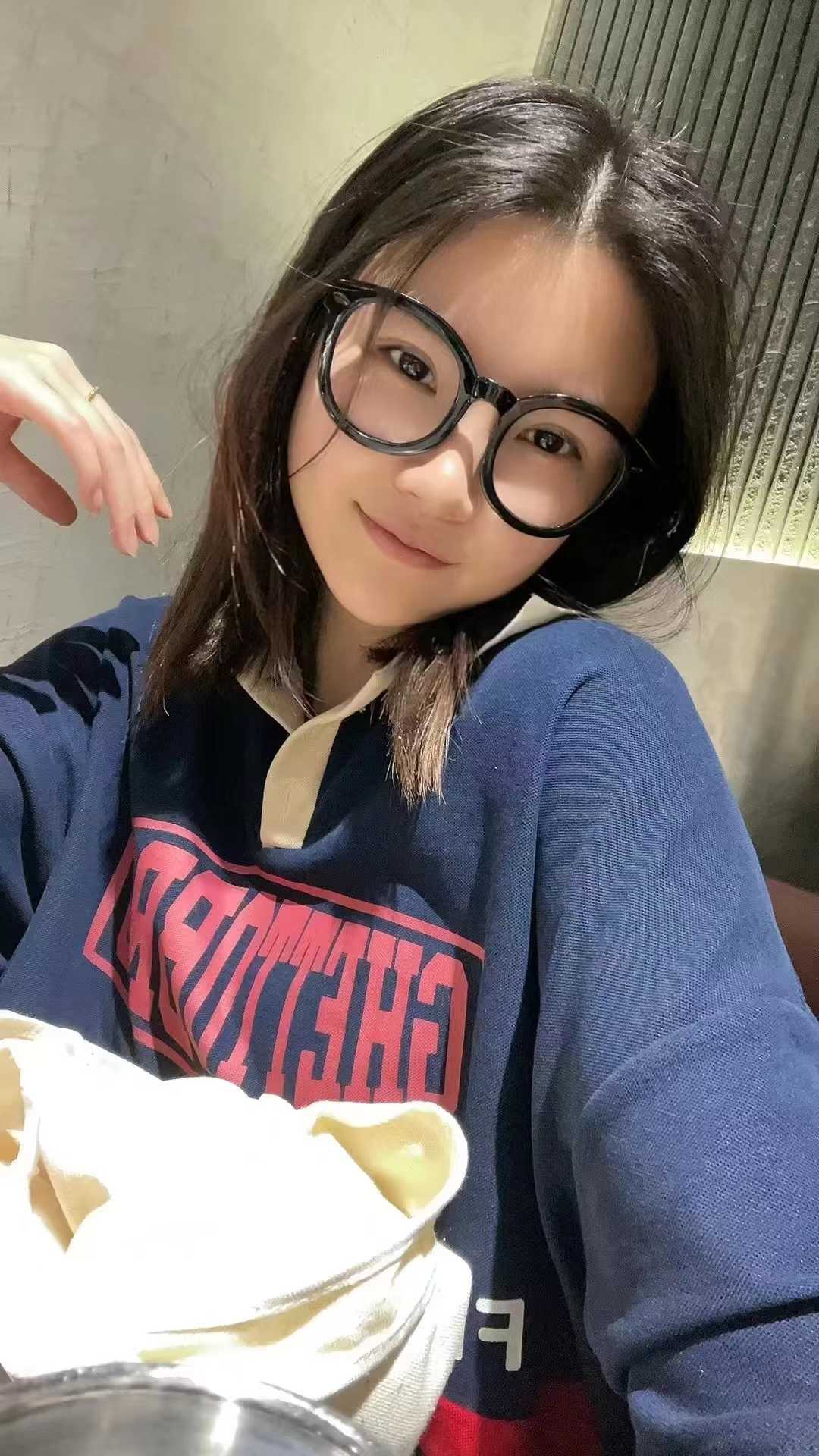 蛋蛋后，有自己的公寓，相当哇塞