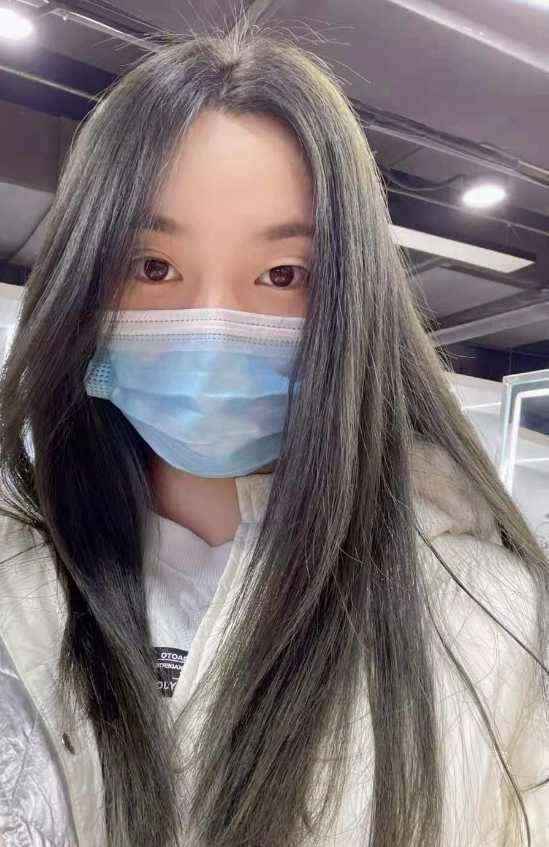 高级灰透明丝袜文员兼职妹妹