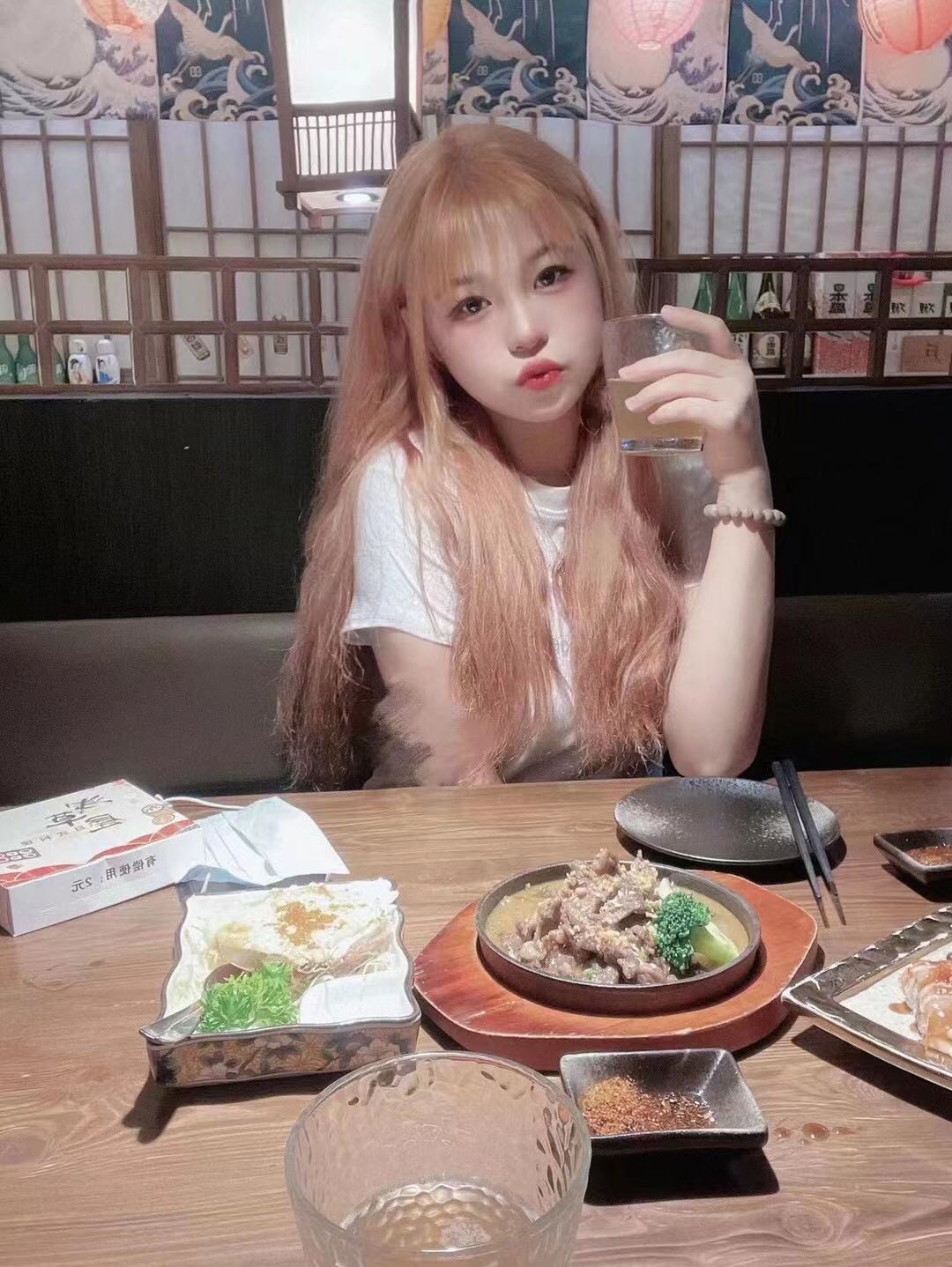 身材皮肤白嫩，清纯女友风