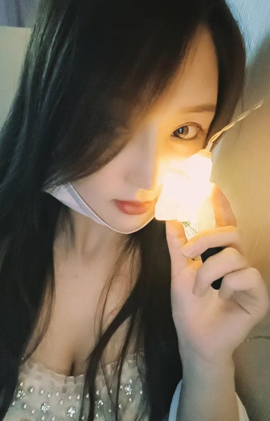 成熟美丽的小姐姐