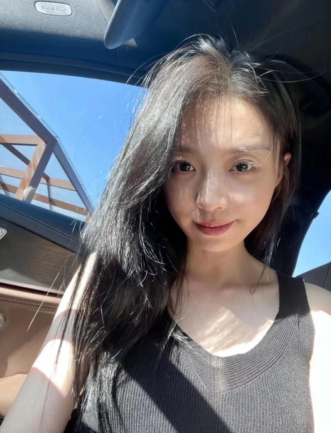 甜美姐妹！乖巧听话