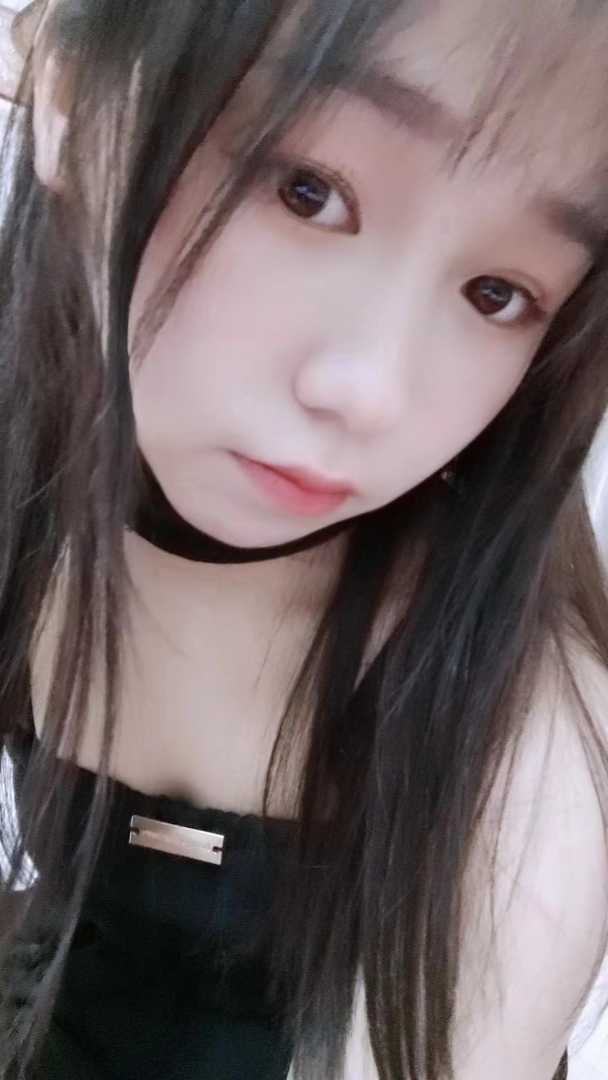 04年会调情的水嫩学妹