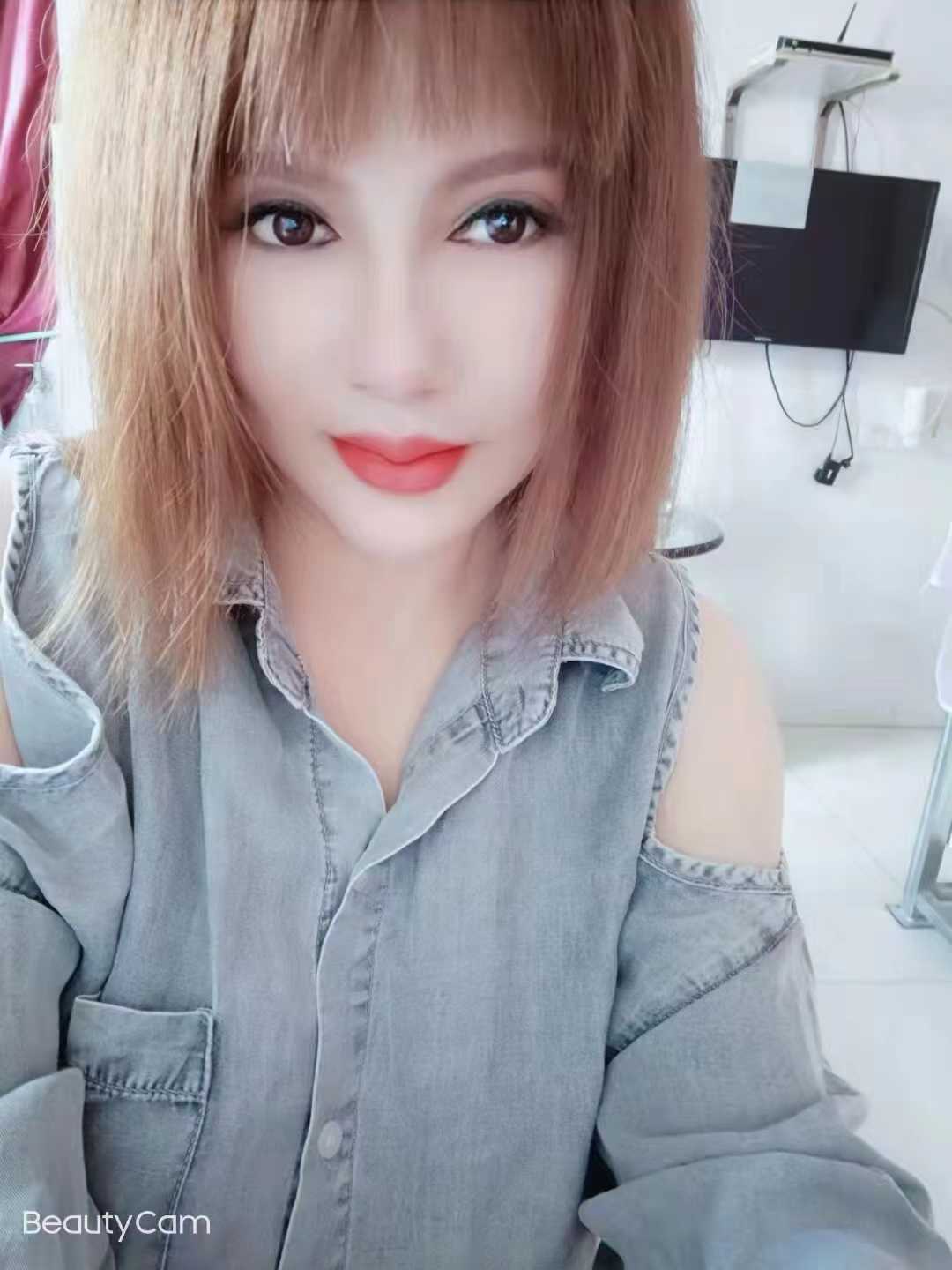 丰满大胸，服务一流