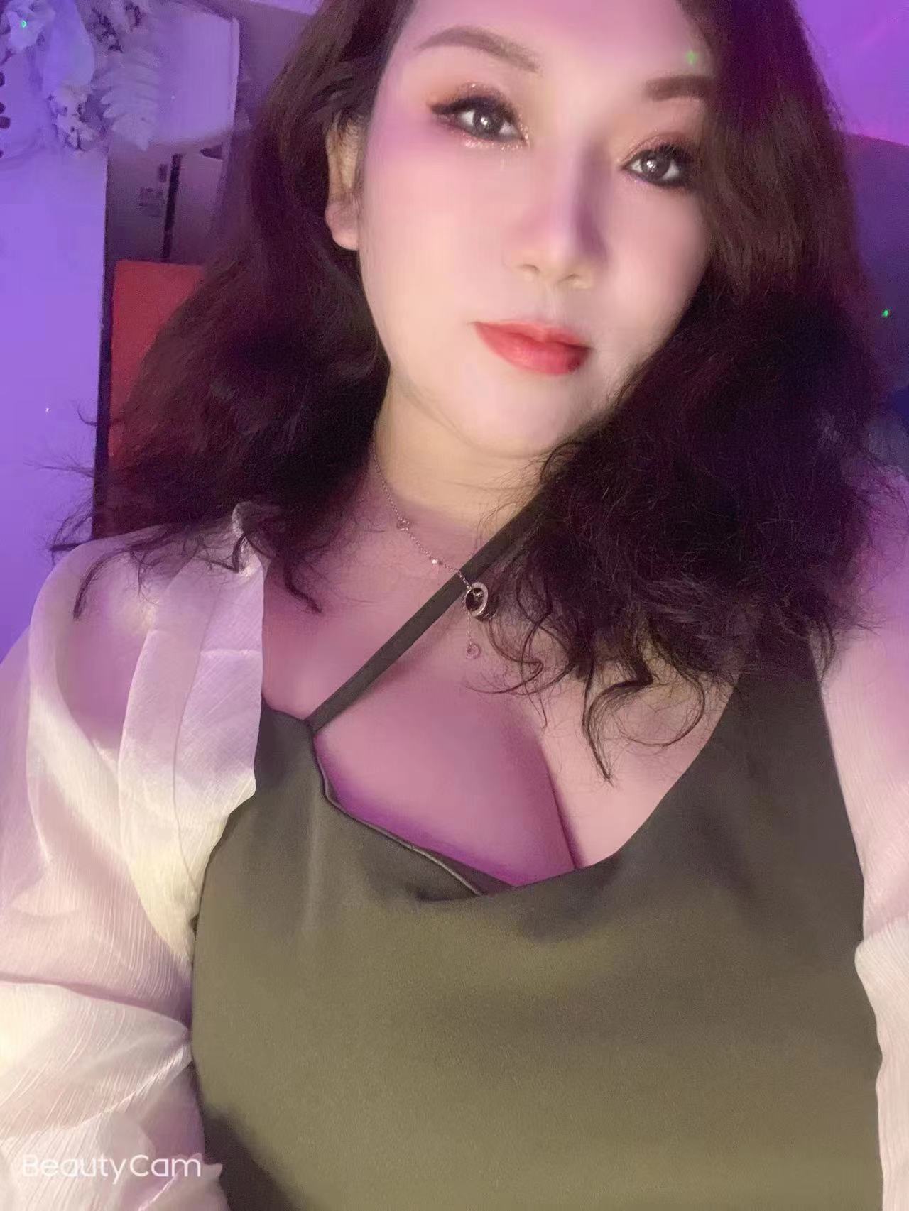 风韵犹存，胸特别大非常爽