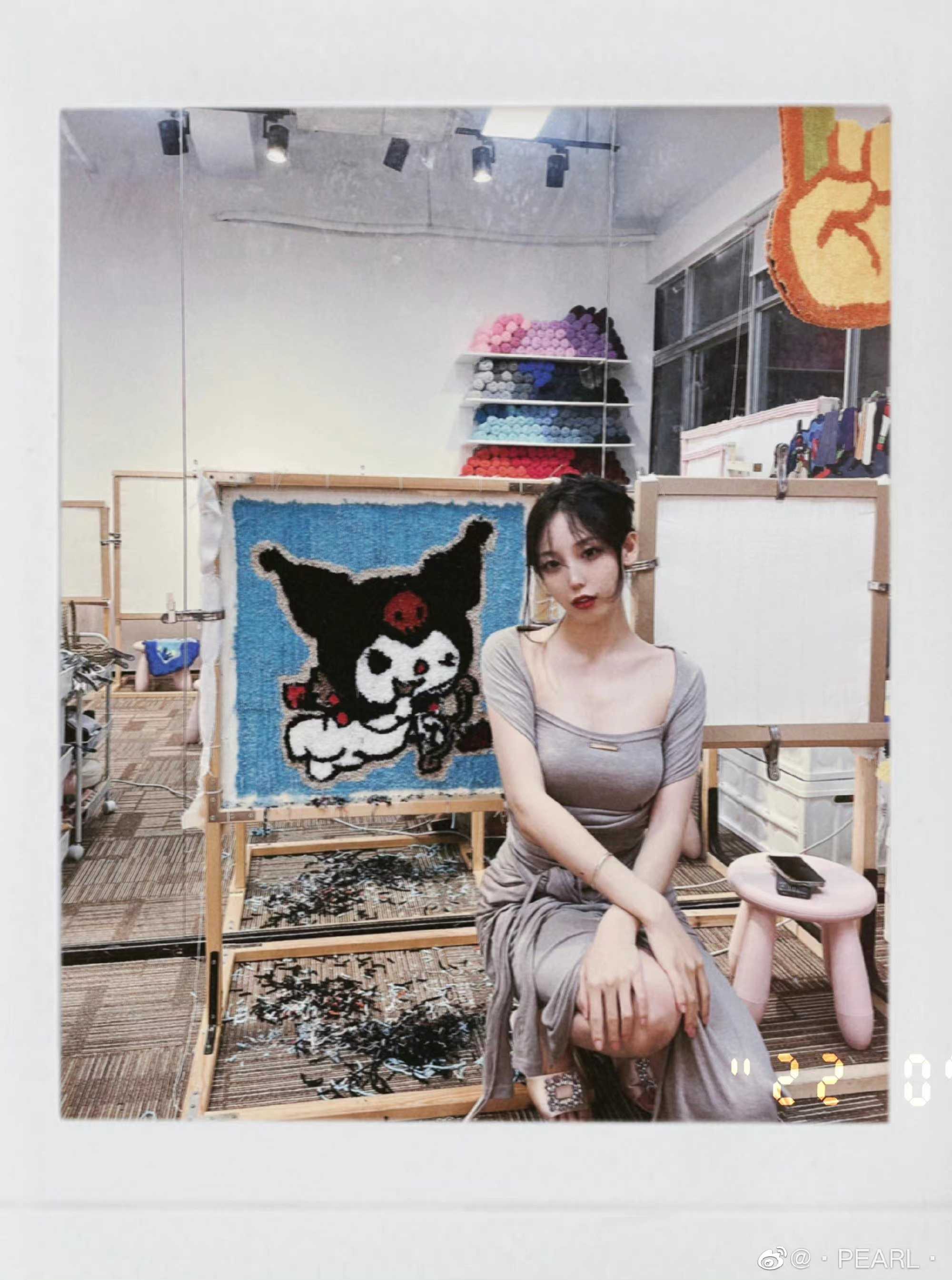 高端妹子小白白