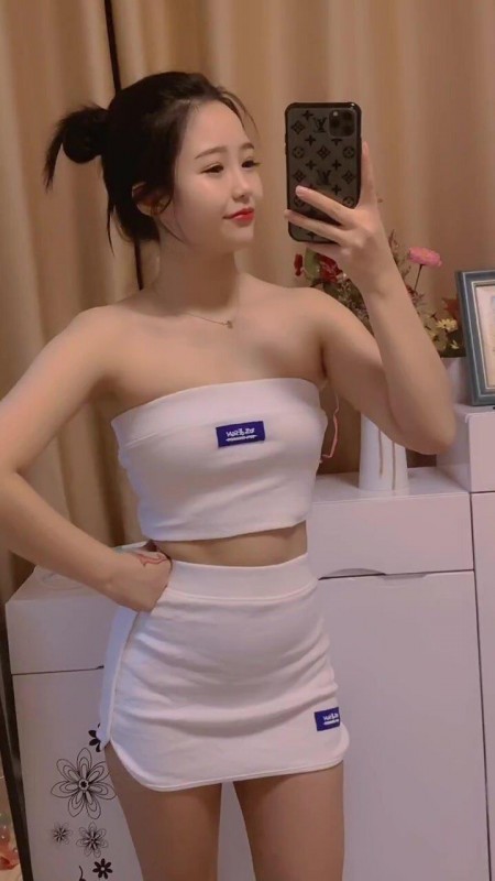 波大身材凹凸有致，一起洗澡会喷水，活好听指挥，有地可外出