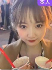 年轻笑起来很可爱的妹子