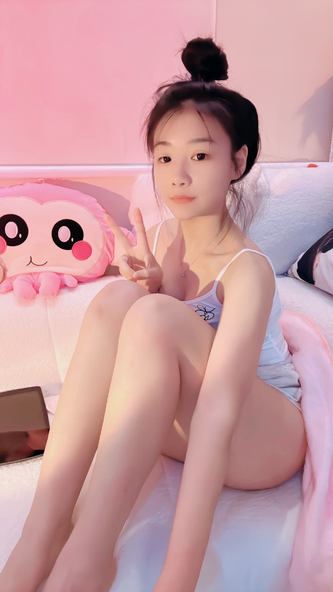 皮肤白嫩性感丰满水多多小姐姐兼职