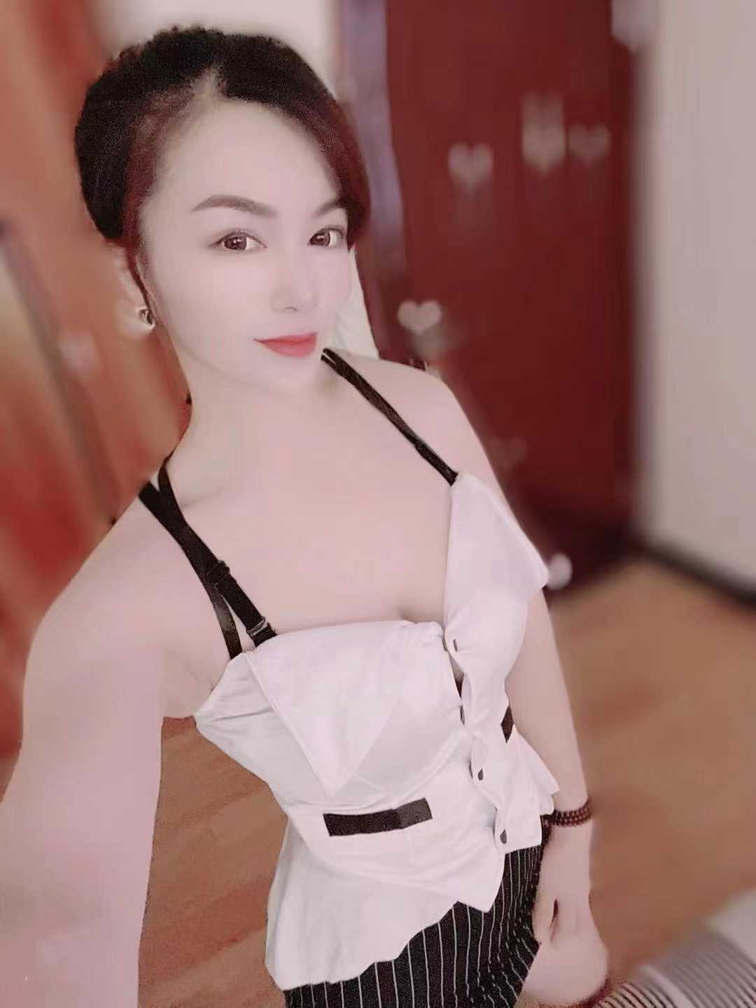 气质不错，服务可以，听话主动