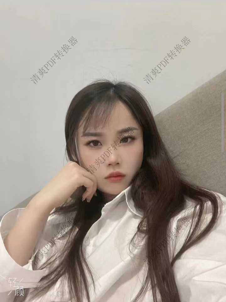 一边艹一边摸着奶子，爽翻天