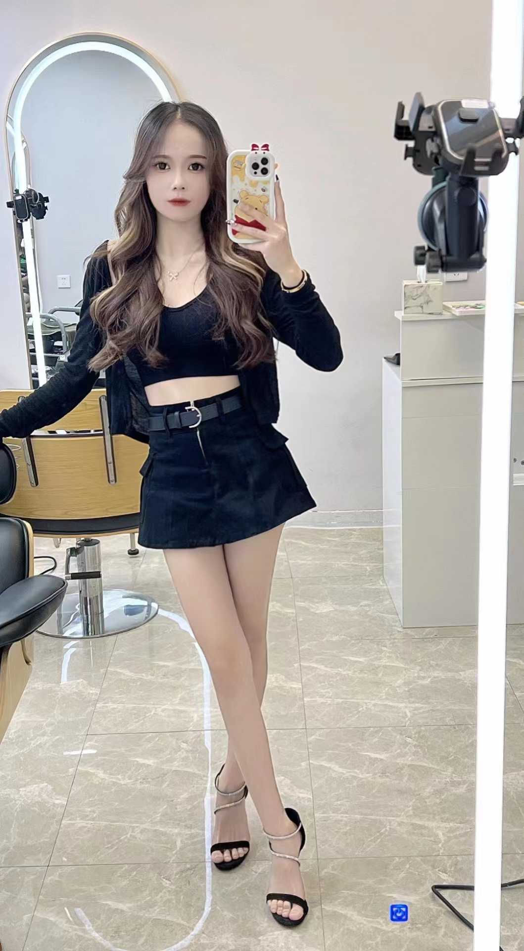 会舞蹈，身材好到爆