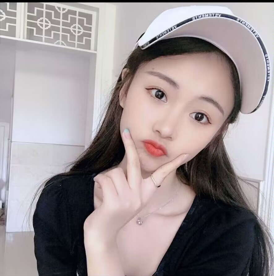 身材很顶的服务系妹子