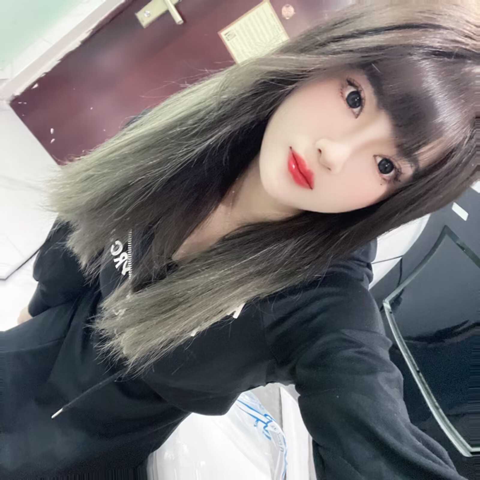 高颜值服务系妹子