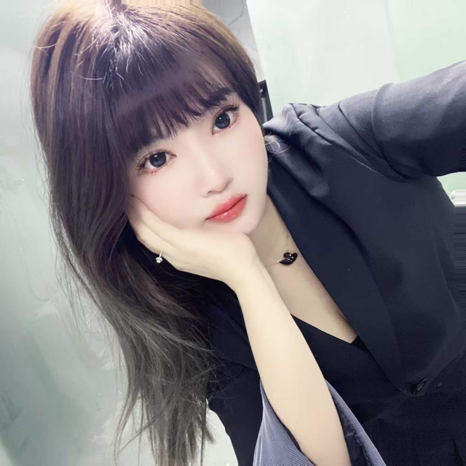 高颜值服务系妹子