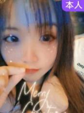 刚下水的性感宝藏女孩，超级粉嫩