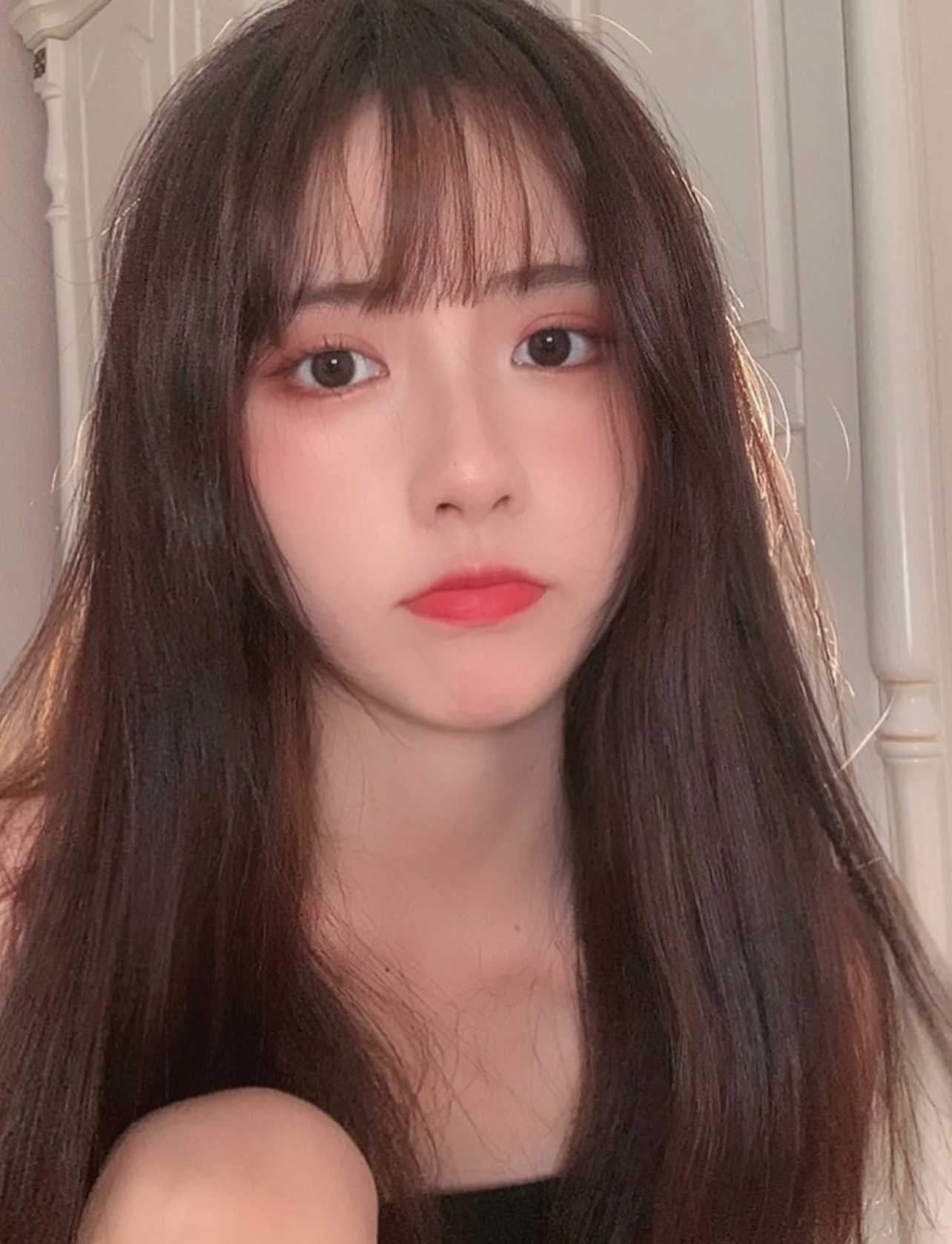 高颜值服务系妹子