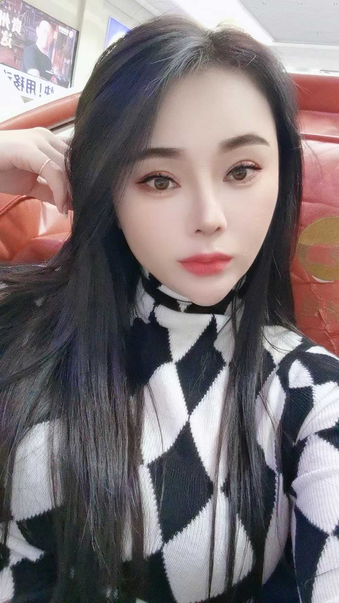 塘沽响螺湾萌妹子