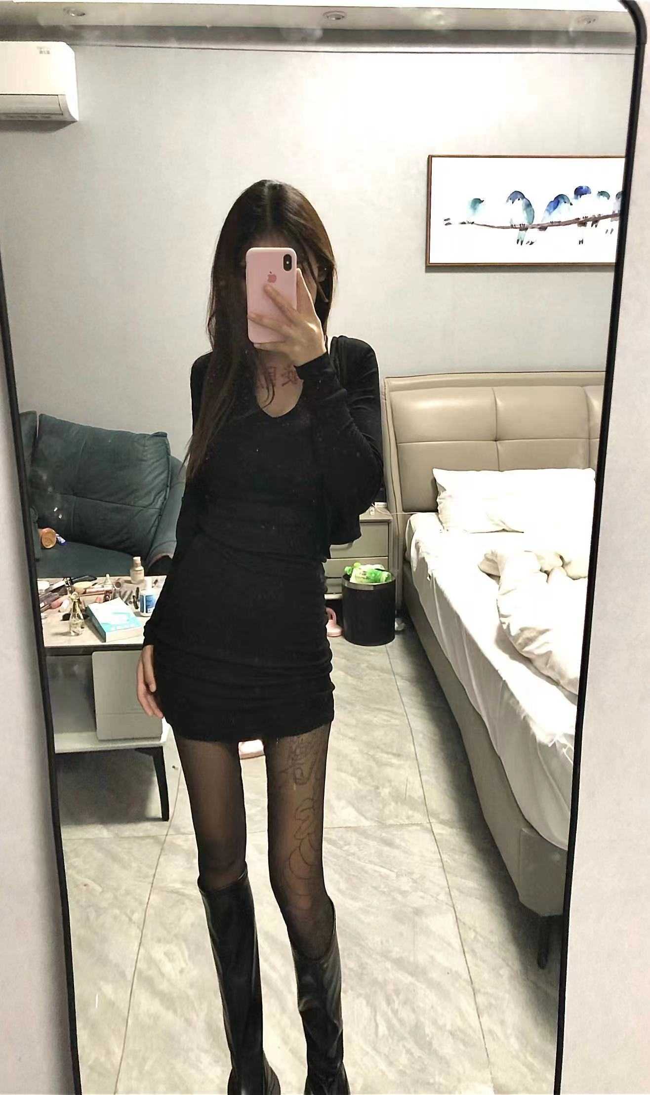 塘沽响螺湾萌妹子