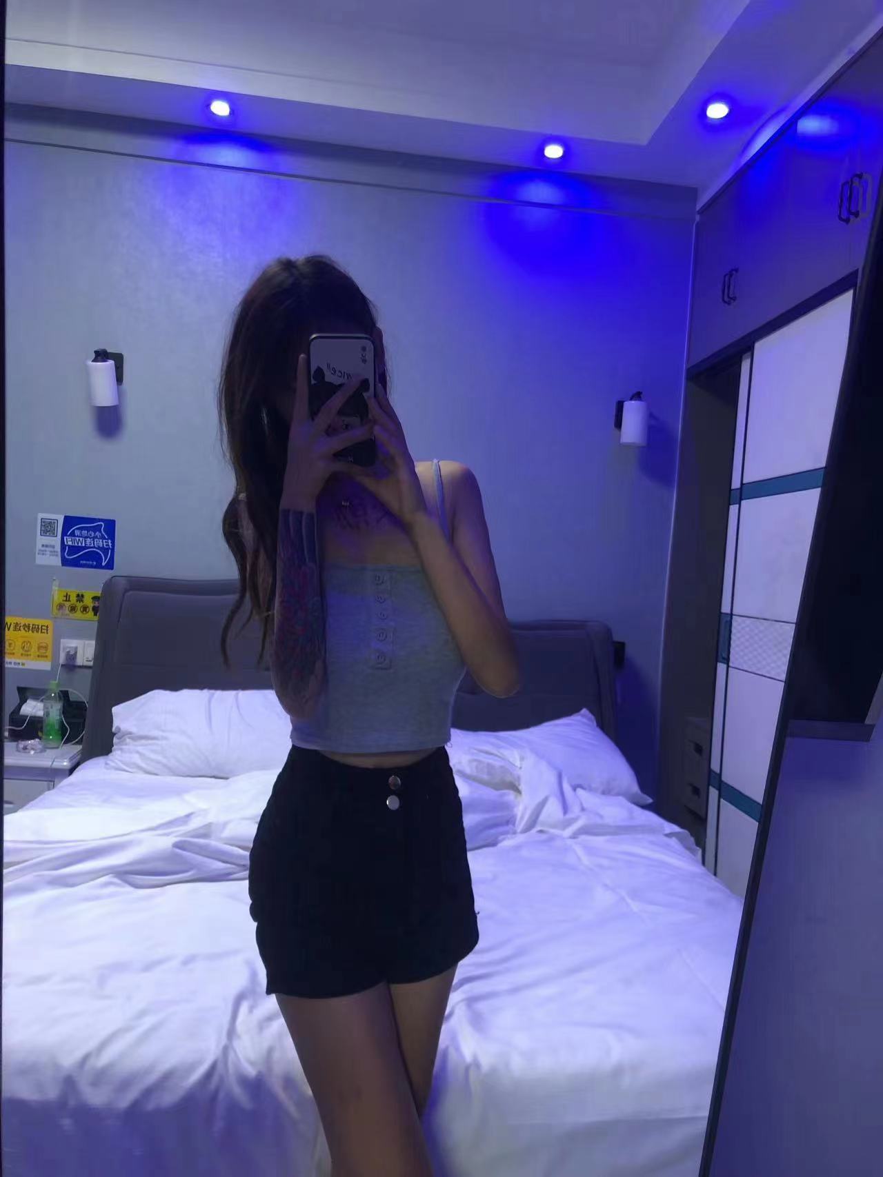 塘沽响螺湾萌妹子