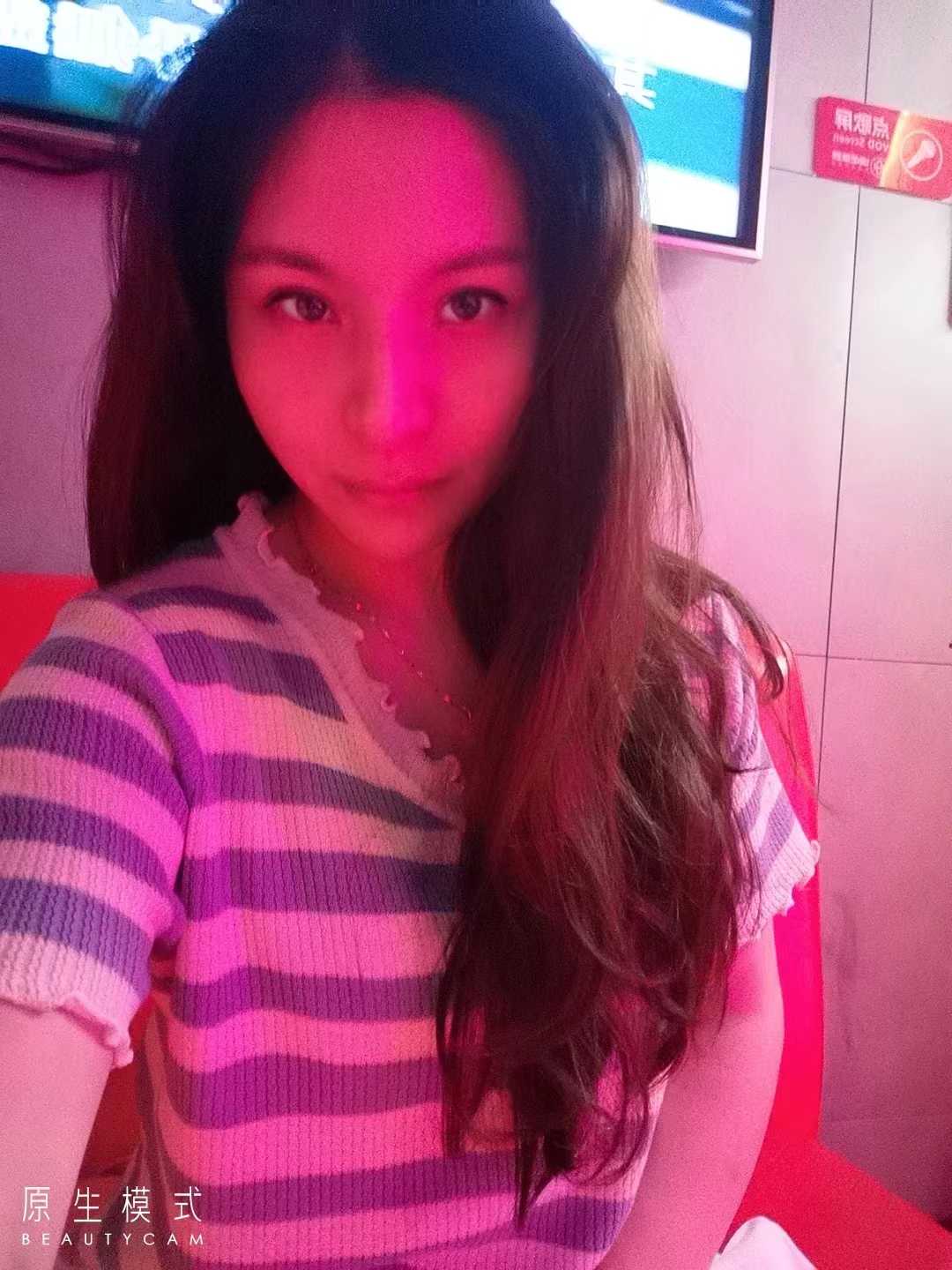 服务系妹子咔娃伊