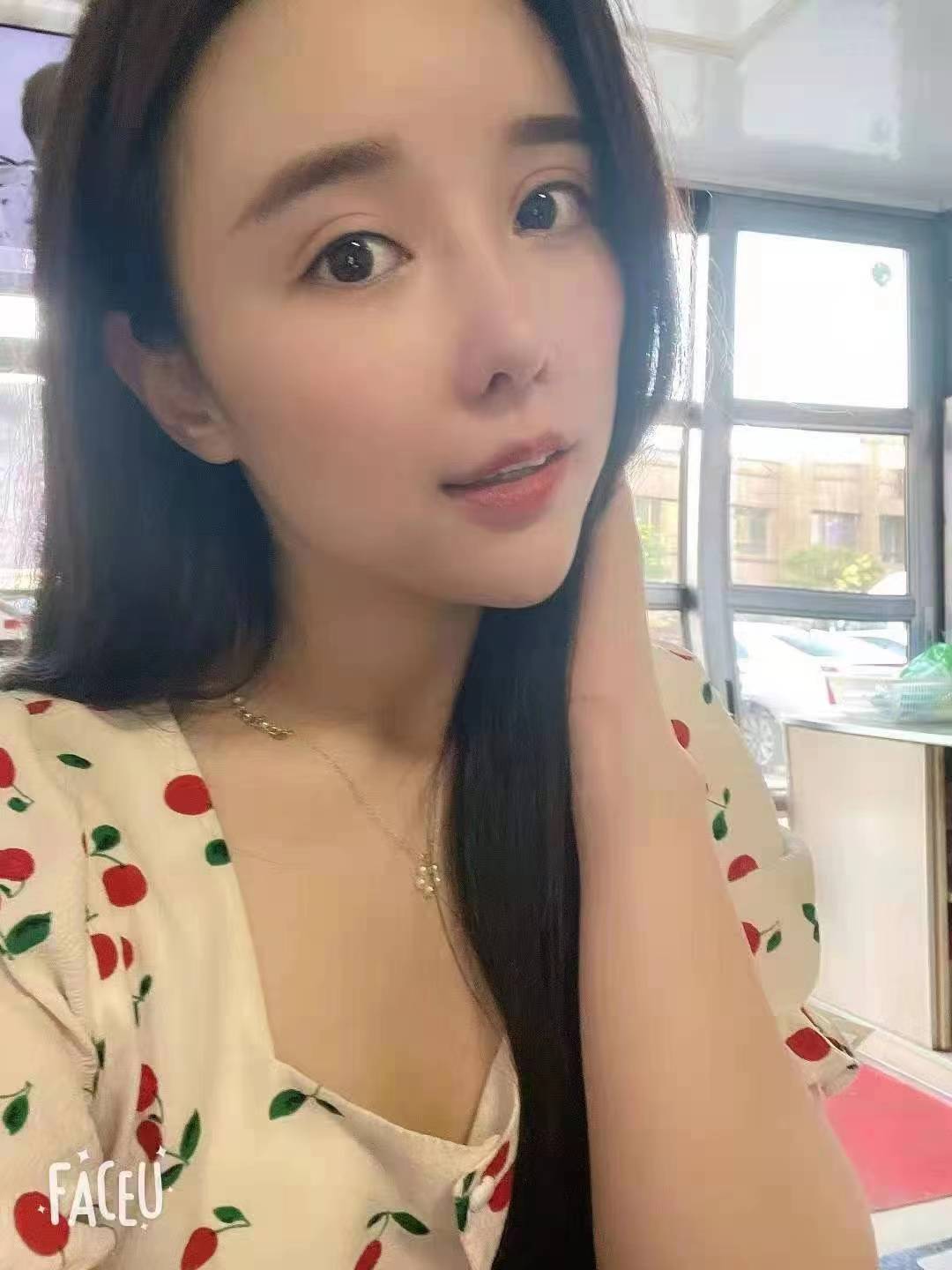 开始做的时候，妹子的叫声酥软媚惑，很不错