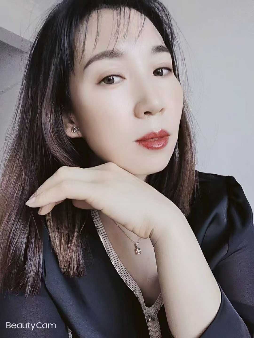 服务系妖娆少妇