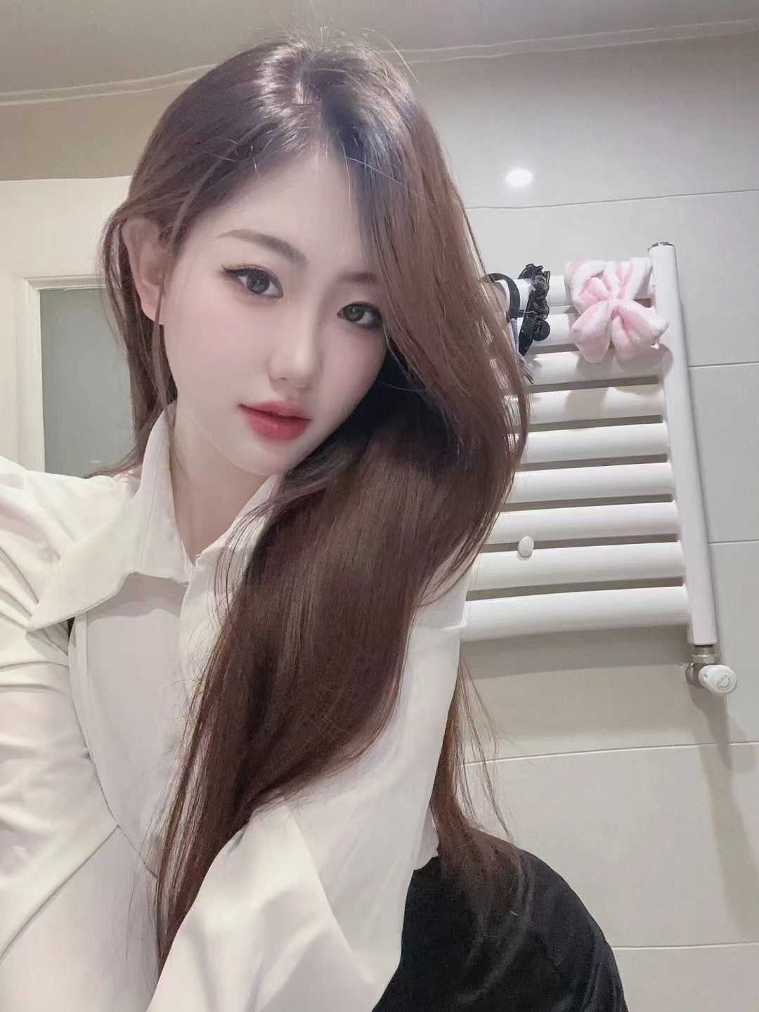 服务多，性感小嫩妹