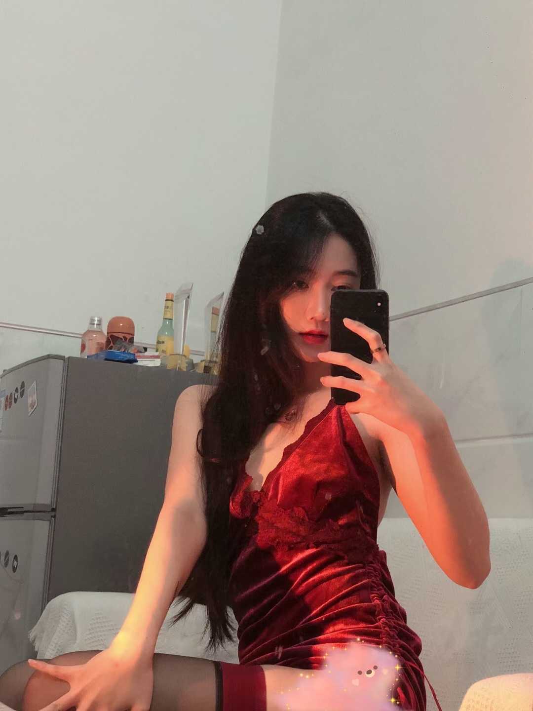 极品御姐 穿上制服很性感迷人 服务态度好