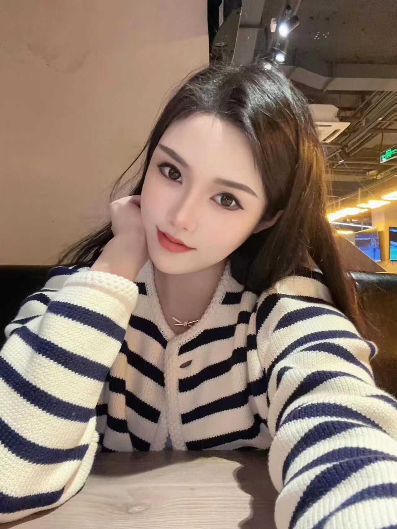 服务系妹子小奶猫