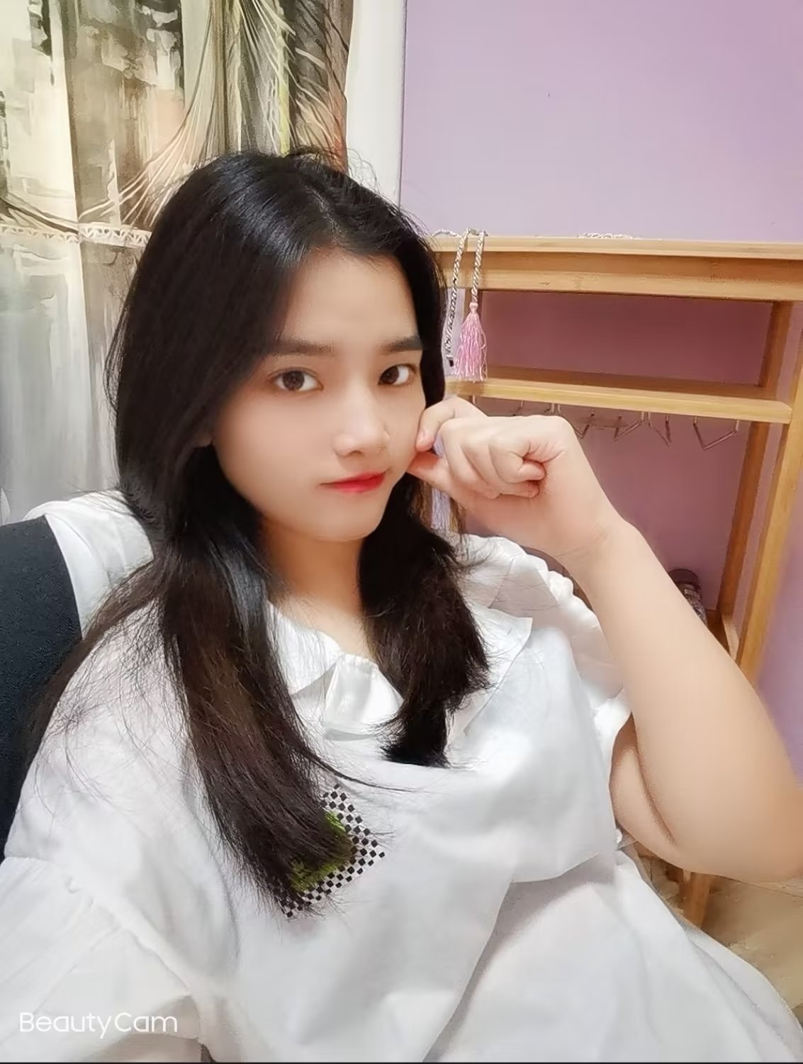 年轻美女，2人住在一起