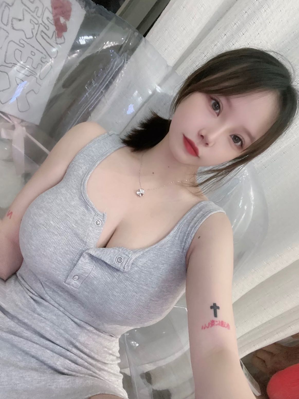 体验极品妹子 奶大水多技术好