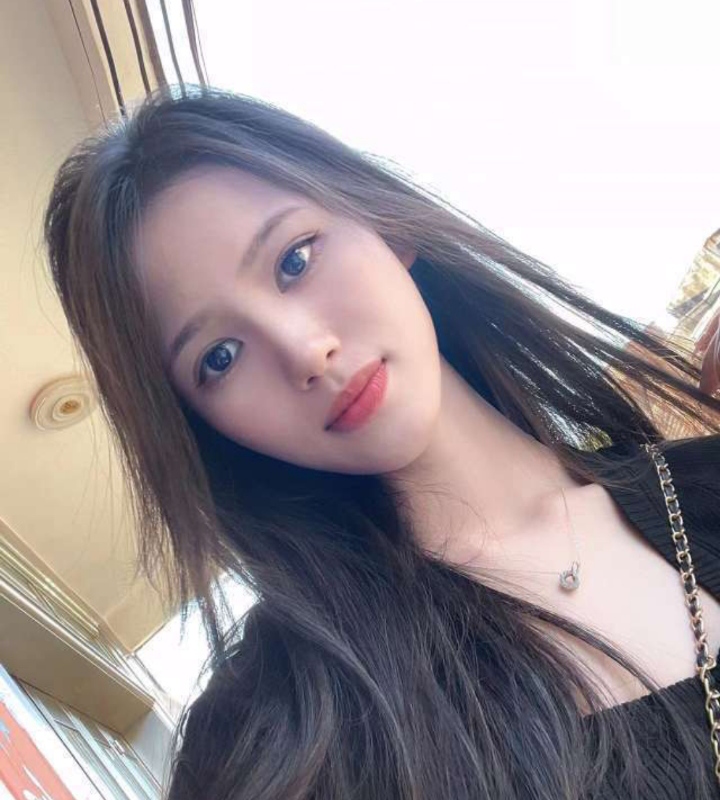 推荐个爱练瑜伽的小仙女