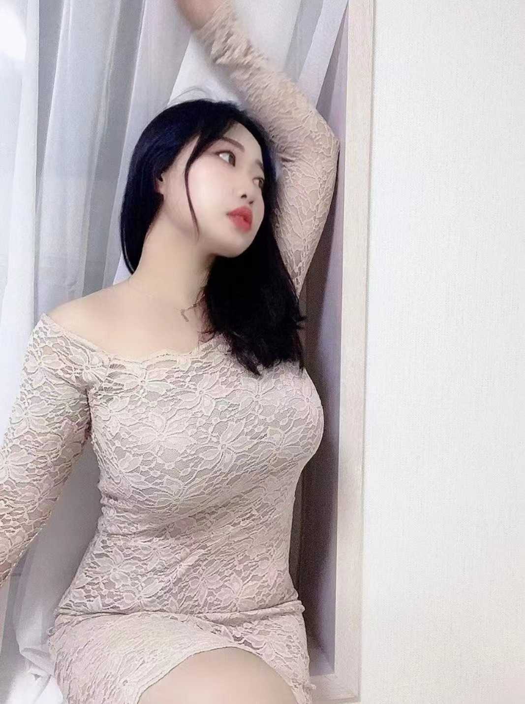 活好肤白貌美妖娆妹子