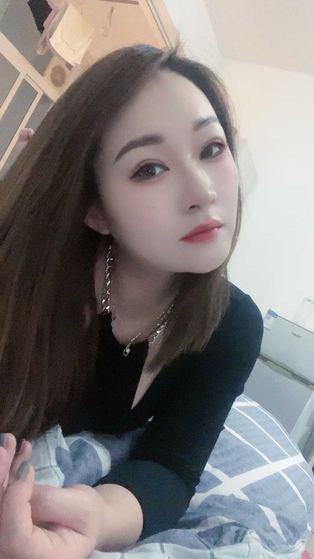 深圳坂田[吃瓜][吃瓜][吃瓜][吃瓜]  个人兼职，96年.164.   95    c