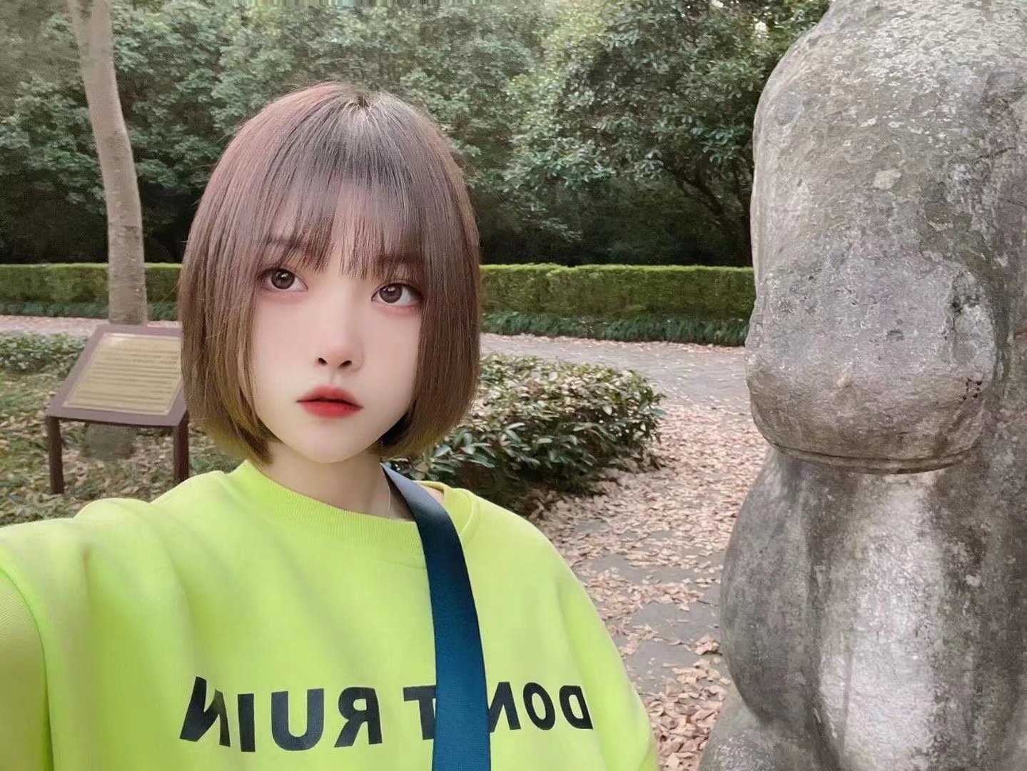 秦淮小姐姐，真人，可冲