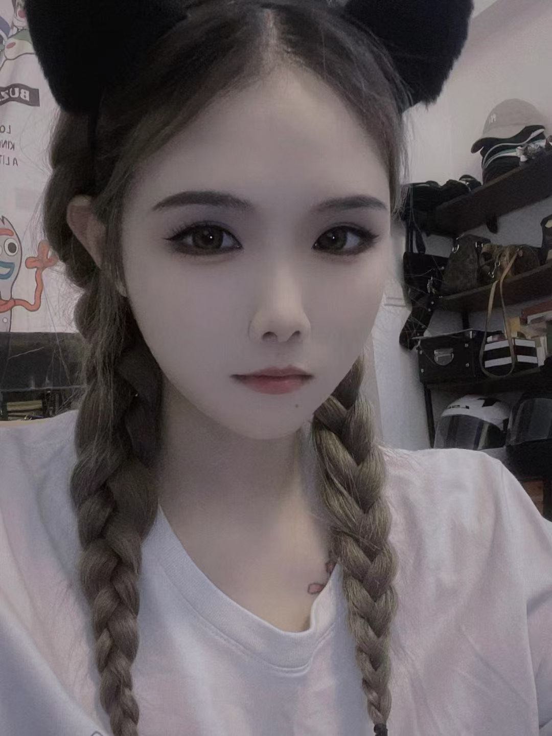 广州市天河区的纹身少女-夕夕