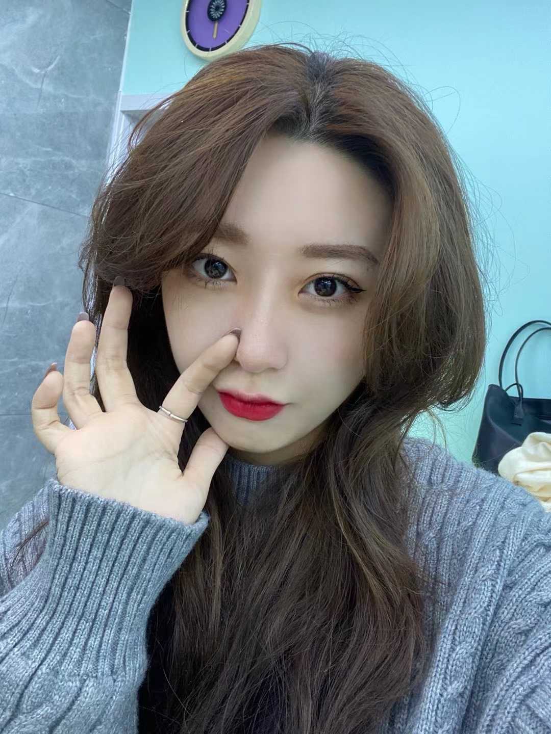 活好肤白妖娆妹子