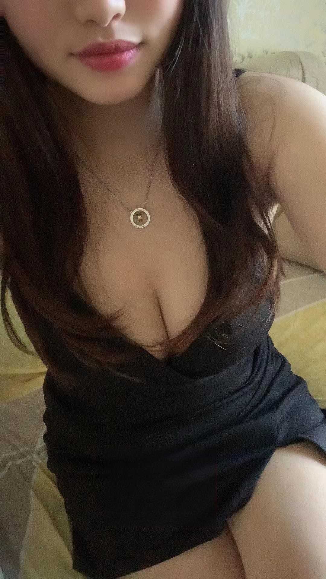 丰满身材巨乳子涵