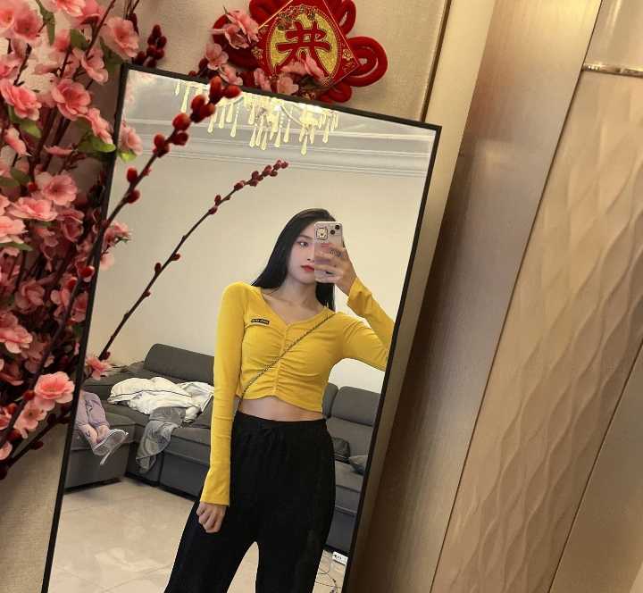 服务控优雅俏佳人月月