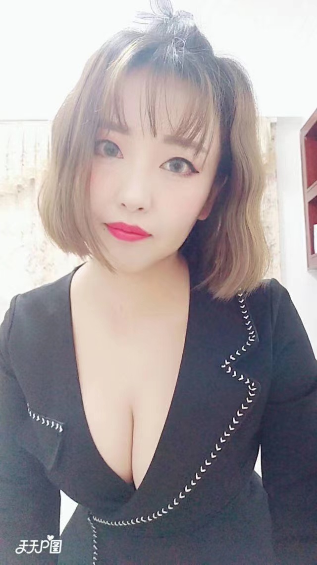 龙华蜂腰肥臀Sao朵朵