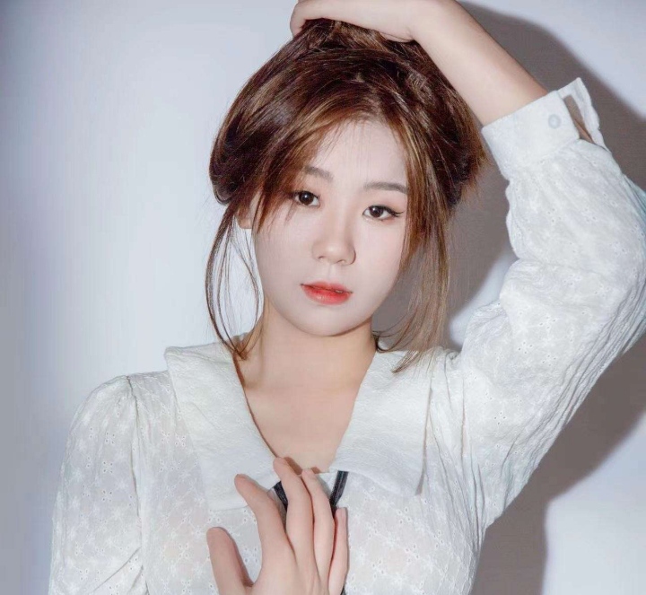 170的大奶小姐姐