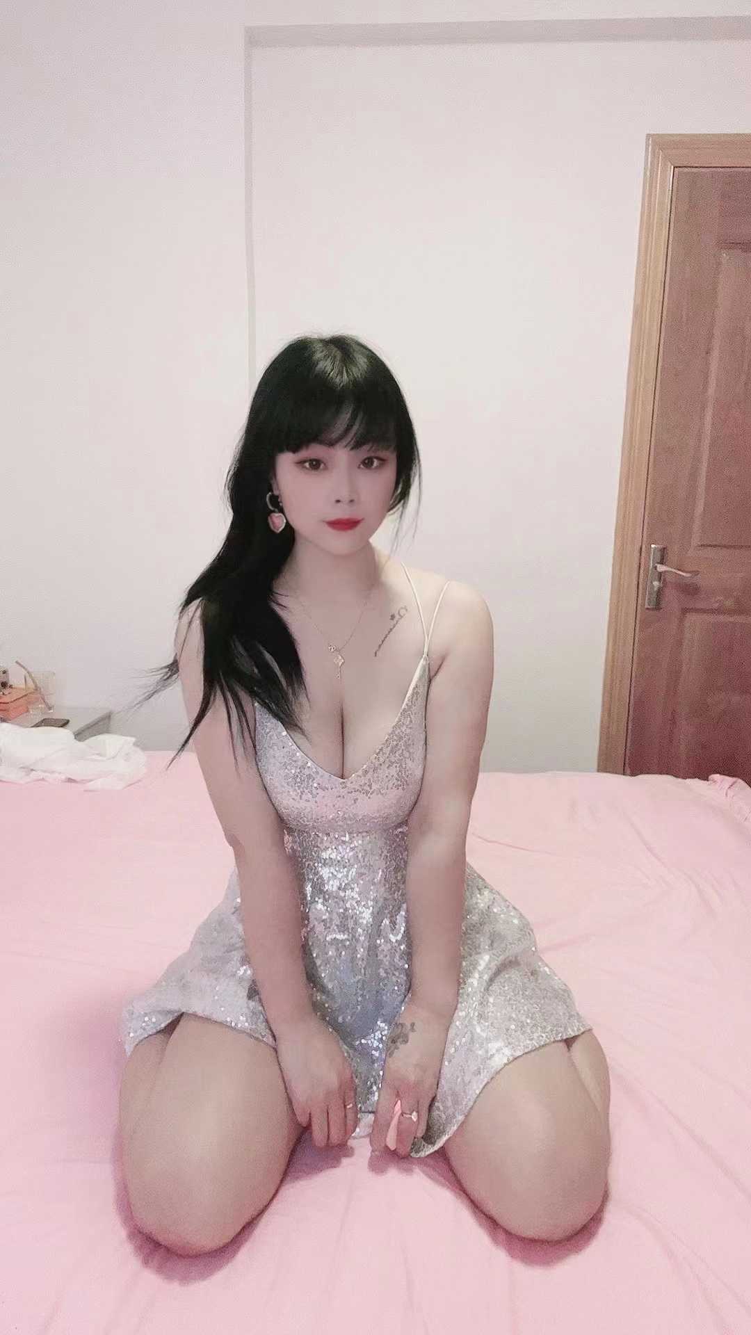 在你身上蹭来蹭去 呻吟一声 好爽啊