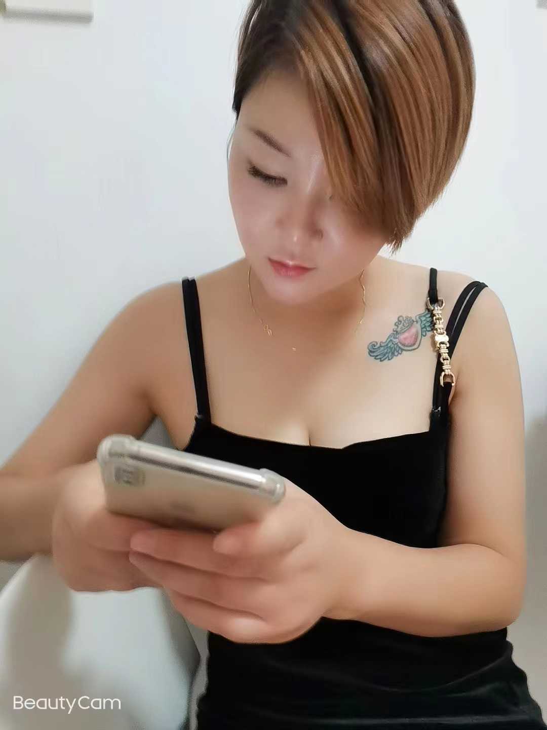 k得很好的妖娆少妇