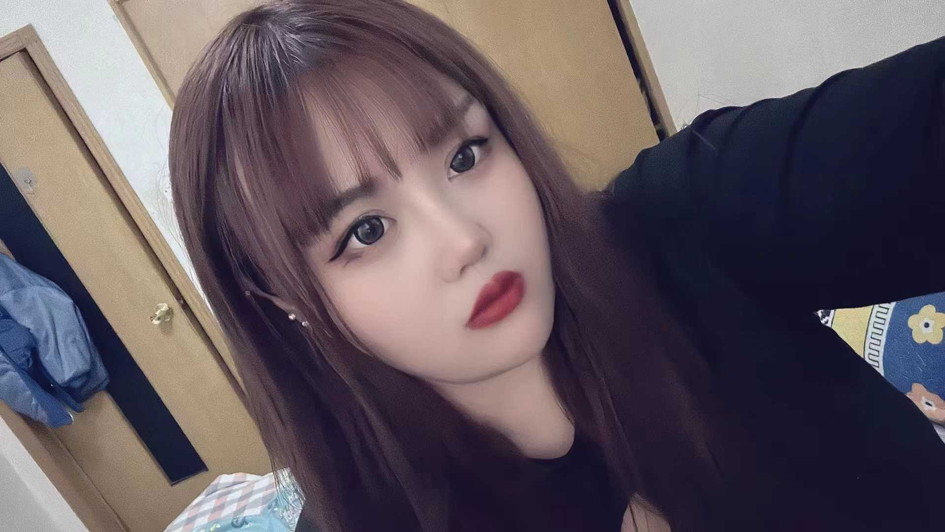 年轻活帮的漂亮妹子